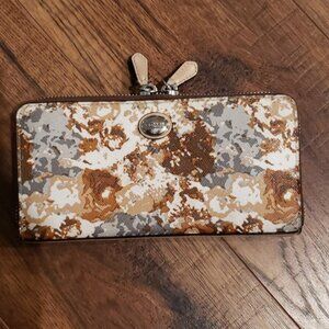 Copy ~ COACH Floral Peyton Accordion Wallet White/Gray/Brown
